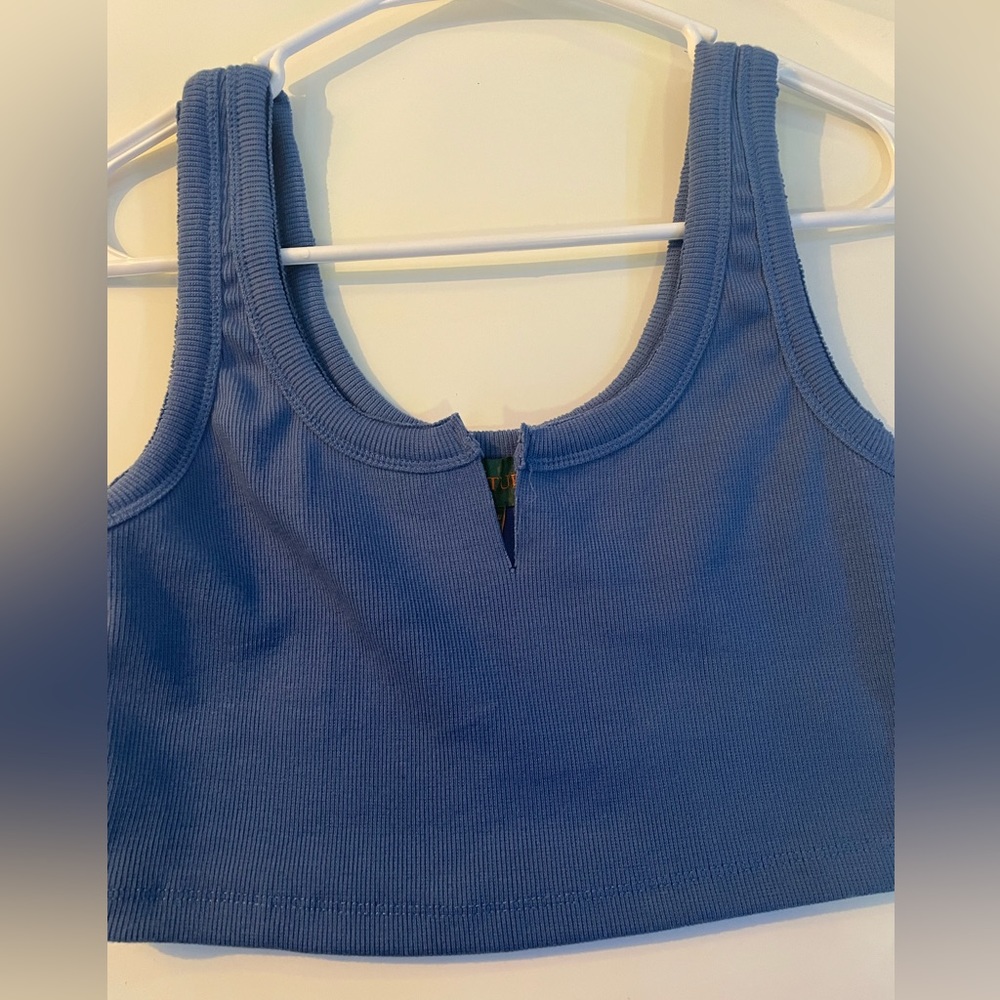 signature tank top